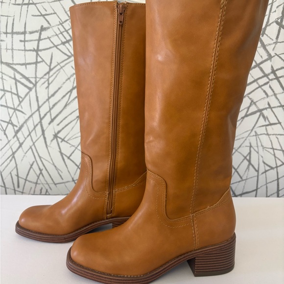 Indigo rd. women's tan faux leather knee-high block heel boots.  Size 7.5 - Picture 3 of 5